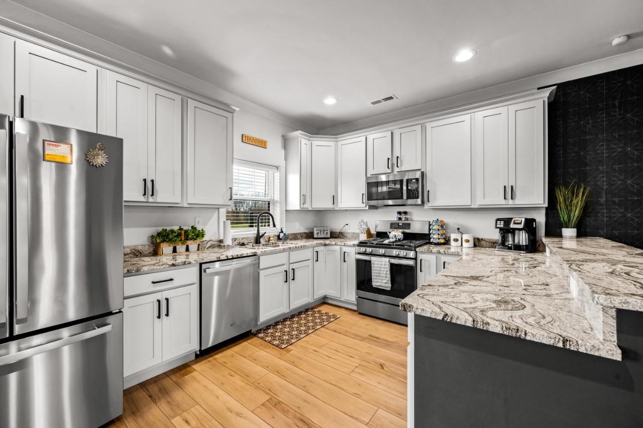 *Dog Friendly*Modern Home-Minutes To Dollywood, Gatlinburg, Smoky Mountains & Pigeon Forge! Eksteriør bilde