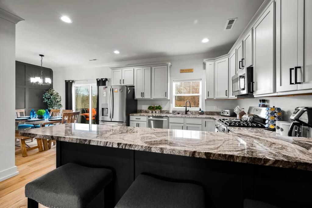 *Dog Friendly*Modern Home-Minutes To Dollywood, Gatlinburg, Smoky Mountains & Pigeon Forge! Eksteriør bilde
