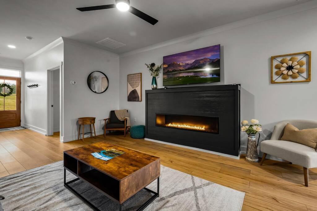 *Dog Friendly*Modern Home-Minutes To Dollywood, Gatlinburg, Smoky Mountains & Pigeon Forge! Eksteriør bilde